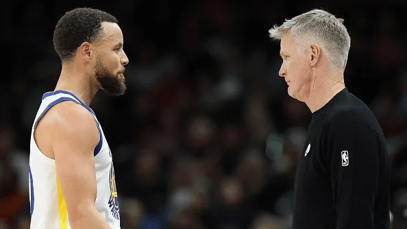 开云官网-科尔：不会骗自己和雷霆一个级别，但到季后赛一切皆有可能